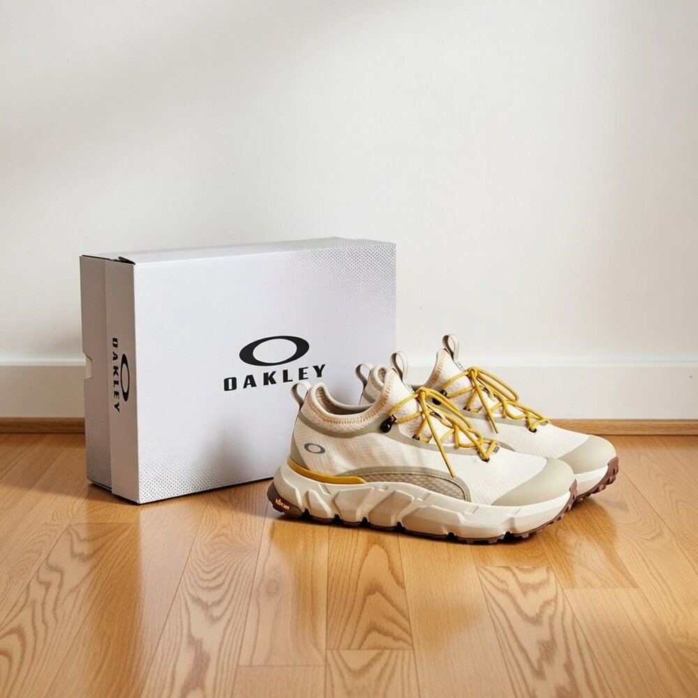 Oakley Unisex Light Shield Shoes Men's Size 9.5 Beige White Yellow